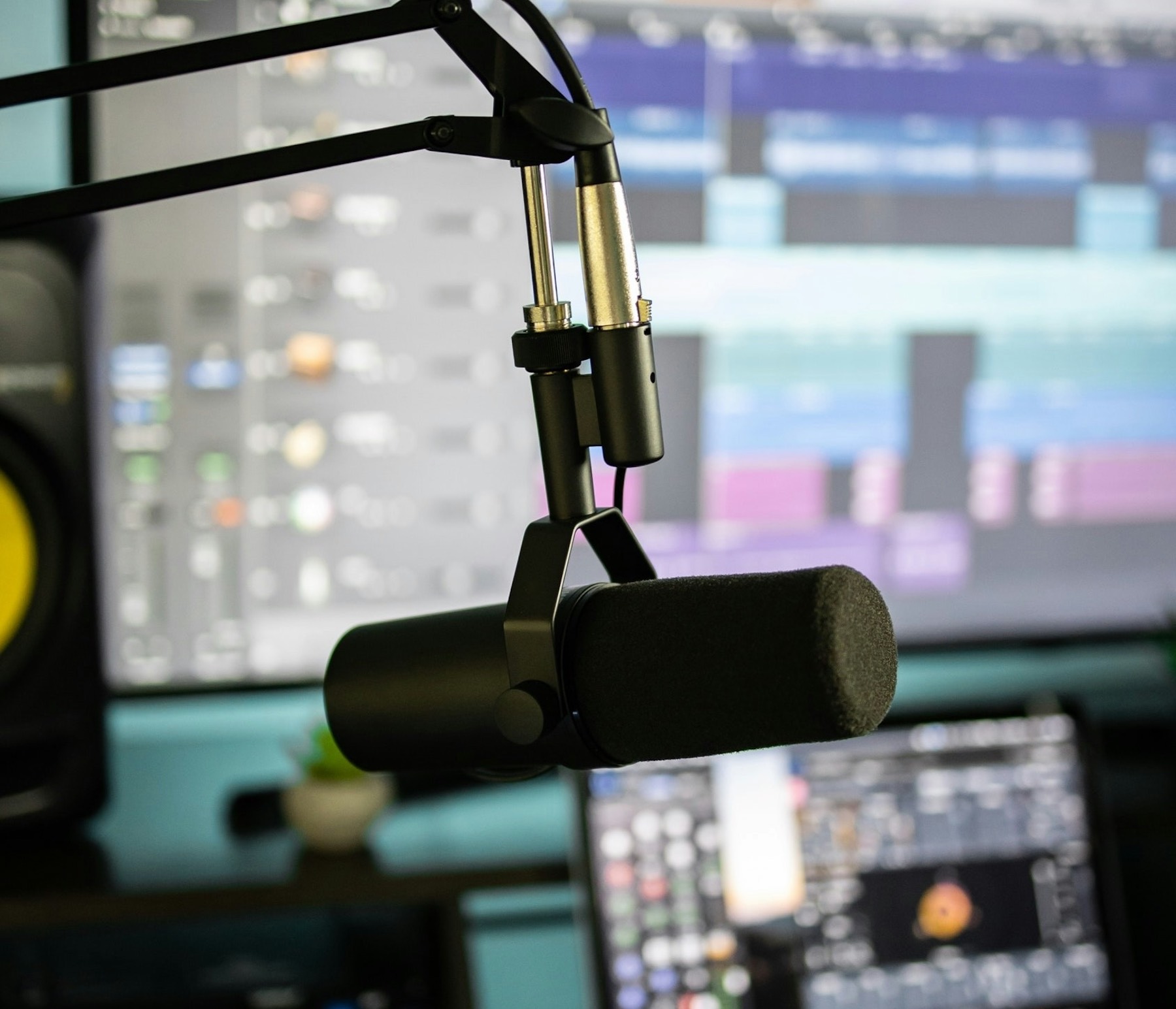 How to Record Remote Podcast Interviews Like a Pro